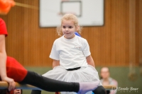 Kleine Feen in den Zweigen (Mädchen Freitag)