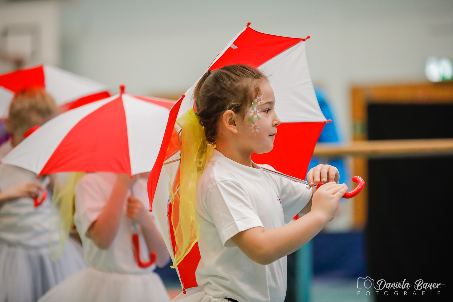 Kleine Feen in den Zweigen_7